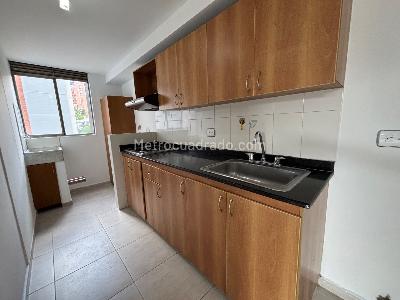 Apartamento de 3 alcobas en venta en El Poblado Loma De Los Parra, Medellín, 76 m² · foto 3 de 11