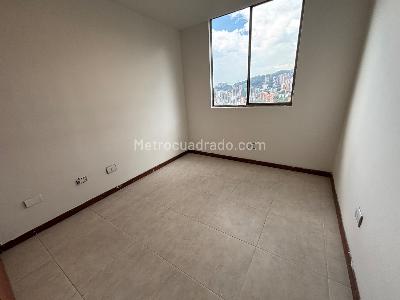 Apartamento de 3 alcobas en venta en El Poblado Loma De Los Parra, Medellín, 76 m² · foto 5 de 11