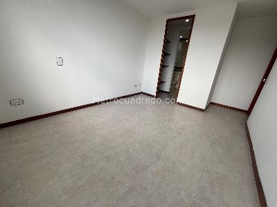 Apartamento de 3 alcobas en venta en El Poblado Loma De Los Parra, Medellín, 76 m² · foto 8 de 11