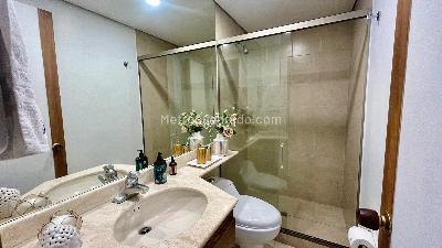 Apartamento de 3 alcobas en venta en El Poblado Las Santas, Medellín, 185 m² · foto 18 de 20