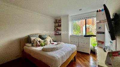 Apartamento de 3 alcobas en venta en El Poblado Las Santas, Medellín, 185 m² · foto 11 de 20