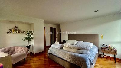 Apartamento de 3 alcobas en venta en El Poblado Las Santas, Medellín, 185 m² · foto 15 de 20