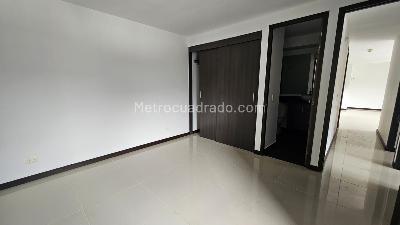Apartamento de 3 alcobas en venta en Niquia, Bello, 70 m² · foto 8 de 12