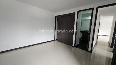 Apartamento de 3 alcobas en venta en Niquia, Bello, 70 m² · foto 10 de 12