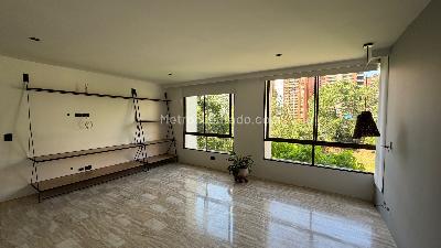 Apartamento de 3 alcobas en venta en Loma Alejandria, Medellín, 267 m² · foto 12 de 18