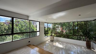 Apartamento de 3 alcobas en venta en Loma Alejandria, Medellín, 267 m² · foto 3 de 18