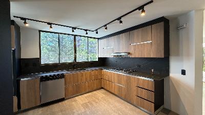 Apartamento de 3 alcobas en venta en Loma Alejandria, Medellín, 267 m² · foto 8 de 18