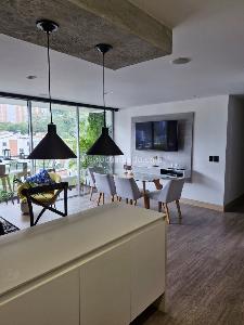 Apartamento de 2 alcobas en venta en El Poblado Loma Del Indio, Medellín, 62 m² · foto 3 de 16