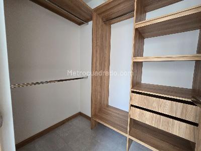 Apartamento de 2 alcobas en venta en V San Jose, Sabaneta, 74 m² · foto 10 de 18