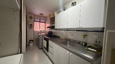 Apartamento en venta en Laureles, Medellín · foto 2 de 15