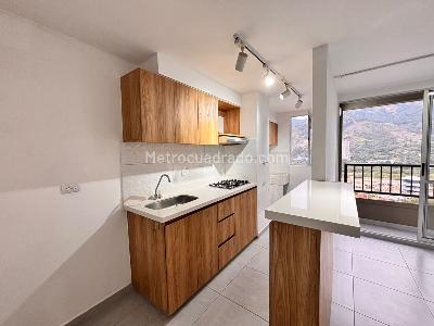 Apartamento de 3 alcobas en venta en Niquia, Bello, 47 m² · foto 7 de 20