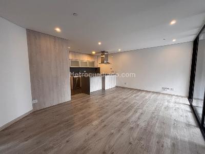 Apartamento de 2 alcobas en venta en Loma Padre Marianito, Medellín, 81 m² · foto 3 de 15