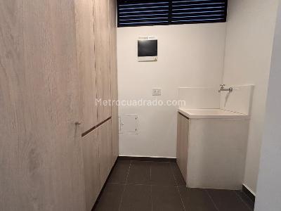 Apartamento de 2 alcobas en venta en Loma Padre Marianito, Medellín, 81 m² · foto 9 de 15