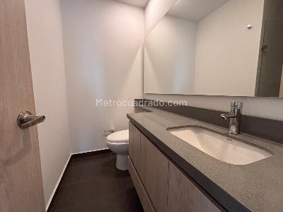 Apartamento de 2 alcobas en venta en Loma Padre Marianito, Medellín, 81 m² · foto 14 de 15