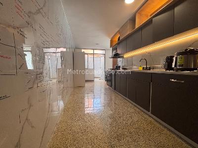 Apartamento de 3 alcobas en venta en Las Acacias, Medellín, 168 m² · foto 6 de 16