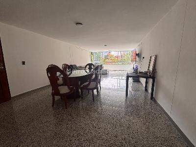 Apartamento de 3 alcobas en venta en Las Acacias, Medellín, 168 m² · foto 3 de 16