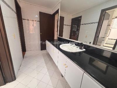 Apartamento de 5 alcobas en venta en El Poblado La Florida, Medellín, 355 m² · foto 20 de 20