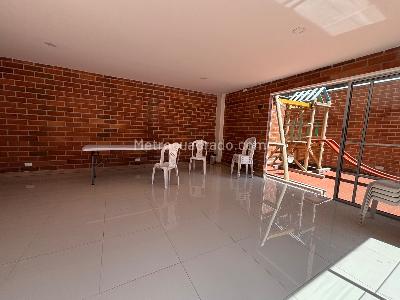 Apartamento de 3 alcobas en venta en Conquistadores, Medellín, 105 m² · foto 15 de 16