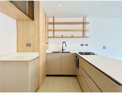 Apartamento de 3 alcobas en venta en La Castellana, Medellín, 101 m² · foto 10 de 12