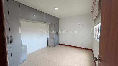Apartamento de 3 alcobas en venta en Los Parra, Medellín, 74 m² · foto 5 de 13
