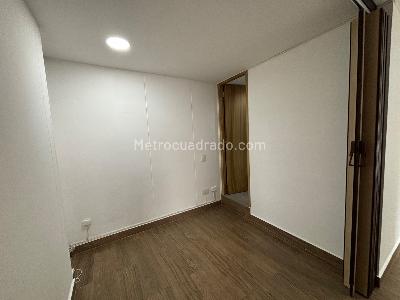 Apartamento de 3 alcobas en venta en El Poblado Loma De Los Parra, Medellín, 76 m² · foto 10 de 17