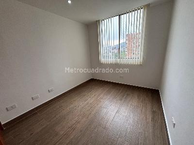 Apartamento de 3 alcobas en venta en El Poblado Loma De Los Parra, Medellín, 76 m² · foto 14 de 17