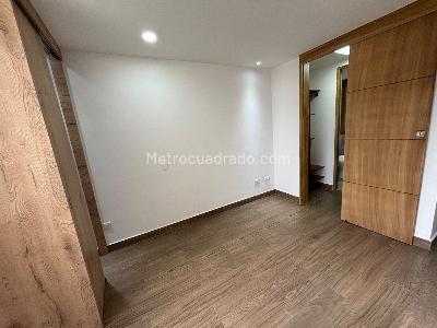 Apartamento de 3 alcobas en venta en El Poblado Loma De Los Parra, Medellín, 76 m² · foto 7 de 17