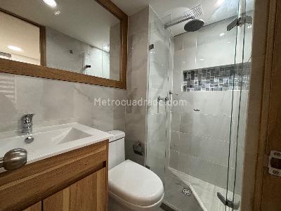 Apartamento de 3 alcobas en venta en El Poblado Loma De Los Parra, Medellín, 76 m² · foto 8 de 17