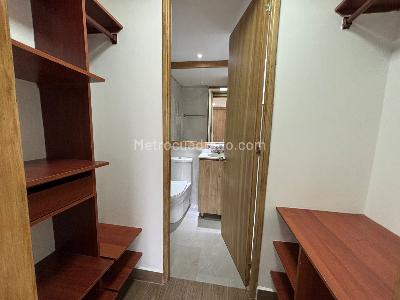 Apartamento de 3 alcobas en venta en El Poblado Loma De Los Parra, Medellín, 76 m² · foto 9 de 17
