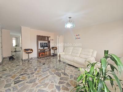 Apartamento de 3 alcobas en venta en Las Acacias, Medellín, 164 m² · foto 12 de 16