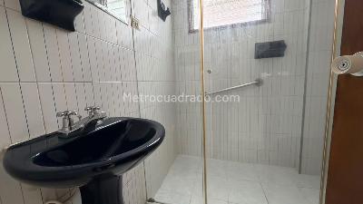 Casa de 5 alcobas en venta en Estadio, Medellín, 194 m² · foto 10 de 20
