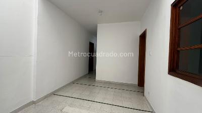 Casa de 5 alcobas en venta en Estadio, Medellín, 194 m² · foto 14 de 20