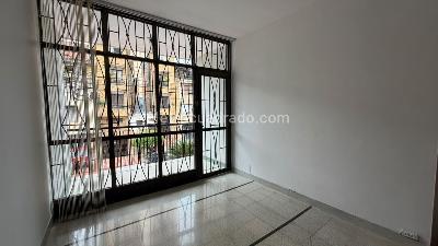 Casa de 5 alcobas en venta en Estadio, Medellín, 194 m² · foto 2 de 20