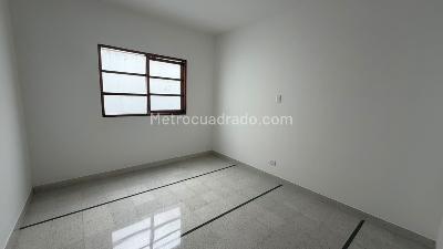 Casa de 5 alcobas en venta en Estadio, Medellín, 194 m² · foto 9 de 20