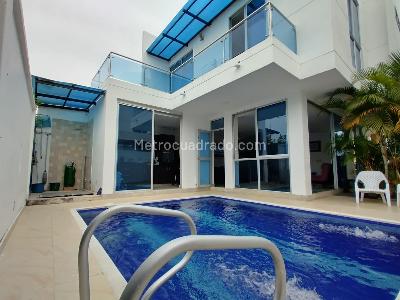 Casa de 4 alcobas en venta en Via El Peñon, Girardot, 140 m² · foto 3 de 20
