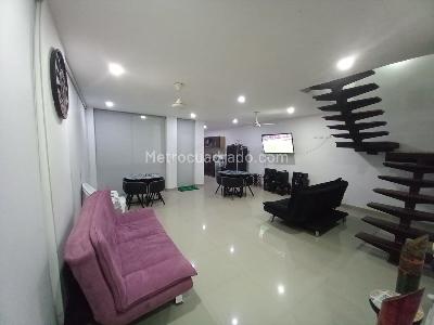 Casa de 4 alcobas en venta en Via El Peñon, Girardot, 140 m² · foto 5 de 20