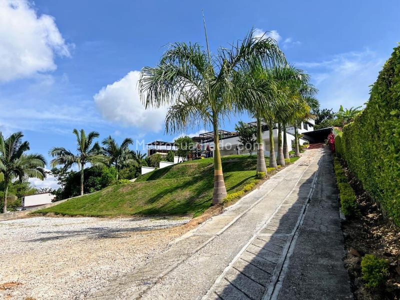 Casa En Venta, A 5 Minutos Del Aeropuerto