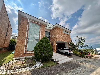 Casa de 5 alcobas en venta en Ruitoque Condominio, Floridablanca, 500 m² · foto 2 de 20