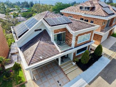 Casa de 5 alcobas en venta en Ruitoque, Floridablanca, 410 m² · foto 2 de 20