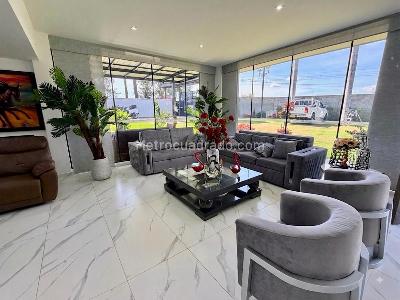 Casa de 5 alcobas en venta en Cr Mirador Del Oriente, Floridablanca, 400 m² · foto 5 de 20