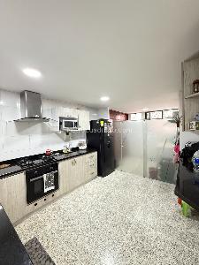 Apartamento de 4 alcobas en venta en Cabecera Del Llano, Bucaramanga, 125 m² · foto 5 de 19