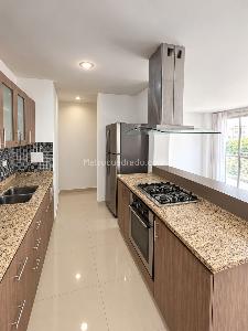 Apartamento de 2 alcobas en venta en Calle 200, Floridablanca, 70 m² · foto 2 de 19