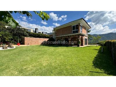 Casa – Envigado, Valle de Aburrá