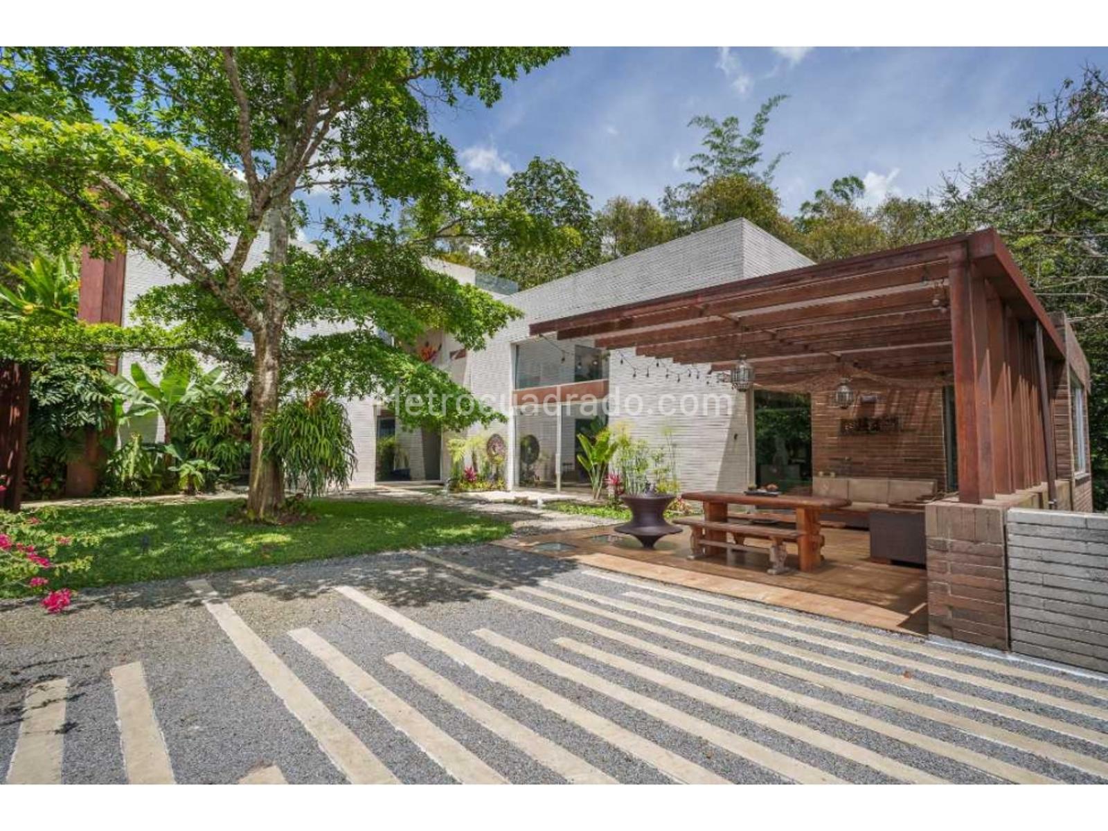 Casa de 4 habitaciones en venta en Palmas, Medellín — imagen 1 de 20