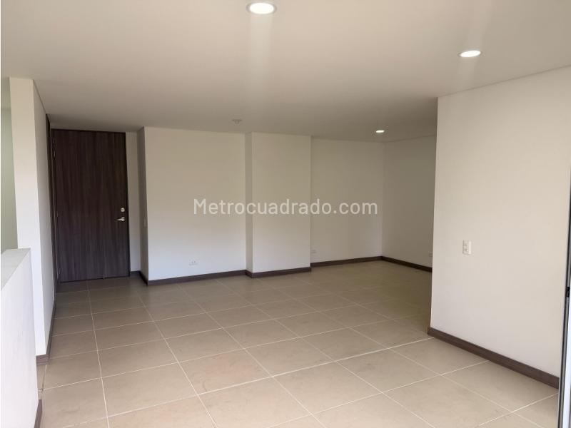 Piso – Sabaneta, San Isidro - Más