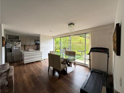 Apartamento de 3 alcobas en venta en El Rincón, Medellín, 88 m² · foto 2 de 18