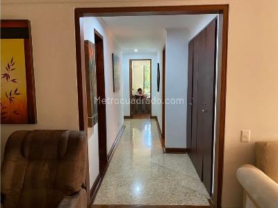 Apartamento de 5 alcobas en venta en San Lucas, Medellín, 330 m² · foto 19 de 20
