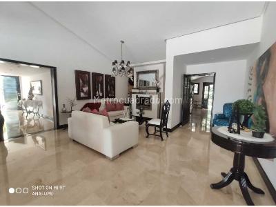 Casa de 3 alcobas en venta en Los Naranjos, Medellín · foto 4 de 20