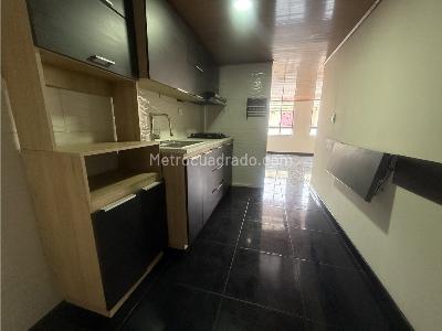 Casa de 5 alcobas en venta en Engativa, Bogotá, 199 m² · foto 2 de 20