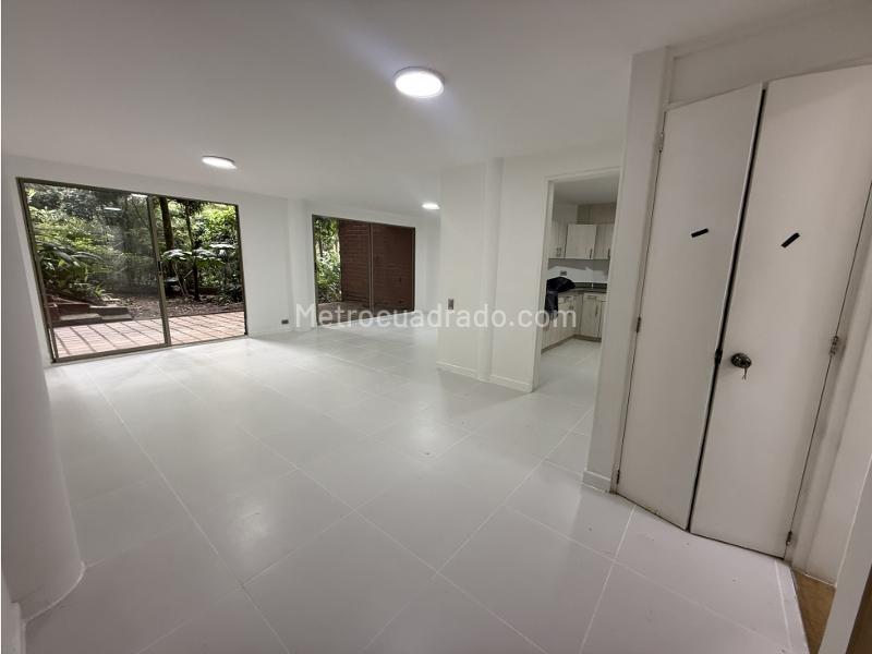 Casa Encantadora de 3 Alcobas con Piscina en El Poblado - 3